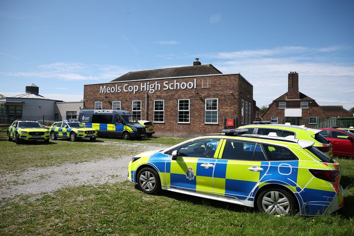 Politie bij Meols Cop High School in Southpost.