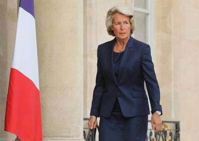 Ruim honderd bekende Fransen beschuldigen minister van homofobie: “Ik heb veel vrienden onder ‘die mensen’”