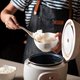 Koken met een rijstkoker: kun je er geld mee besparen?