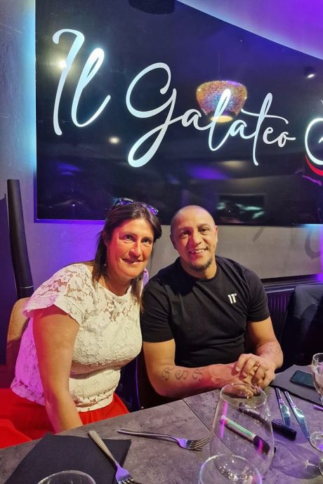 Une rencontre improbable: Jacqueline Galant au resto avec Roberto Carlos à Jurbise