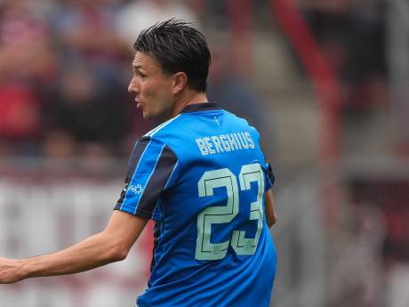 Ajax blundert met shirt Steven Berghuis