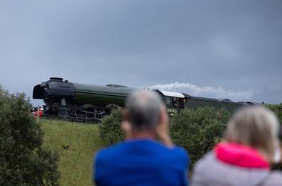 Meerdere gewonden bij botsing tussen twee treinen in Schotland, iconische stoomloc zou betrokken zijn bij ongeluk