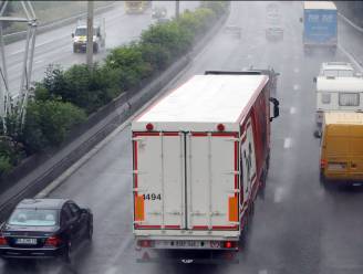 Slimme camera’s controleren eind 2022 op inhaalverbod vrachtwagens