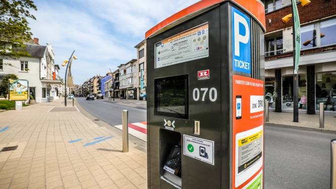Parkeren in De Panne is (bijna) overal betalend vanaf 1 juli: “Hoe dichter bij het centrum, hoe duurder”