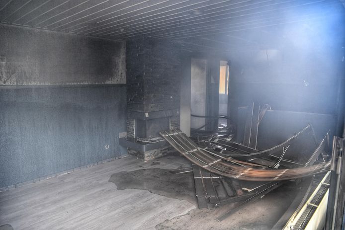 Bij werkzaamheden op de Kempervennen in Westerhoven is brand ontstaan.