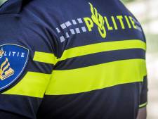 Fietser (64) zwaargewond bij aanrijding in Groningen, automobilist slaat op de vlucht