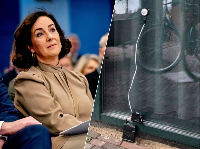 Burgemeester Femke Halsema  / Het tegen het raam van de debatzaal geplakte speakertje.
