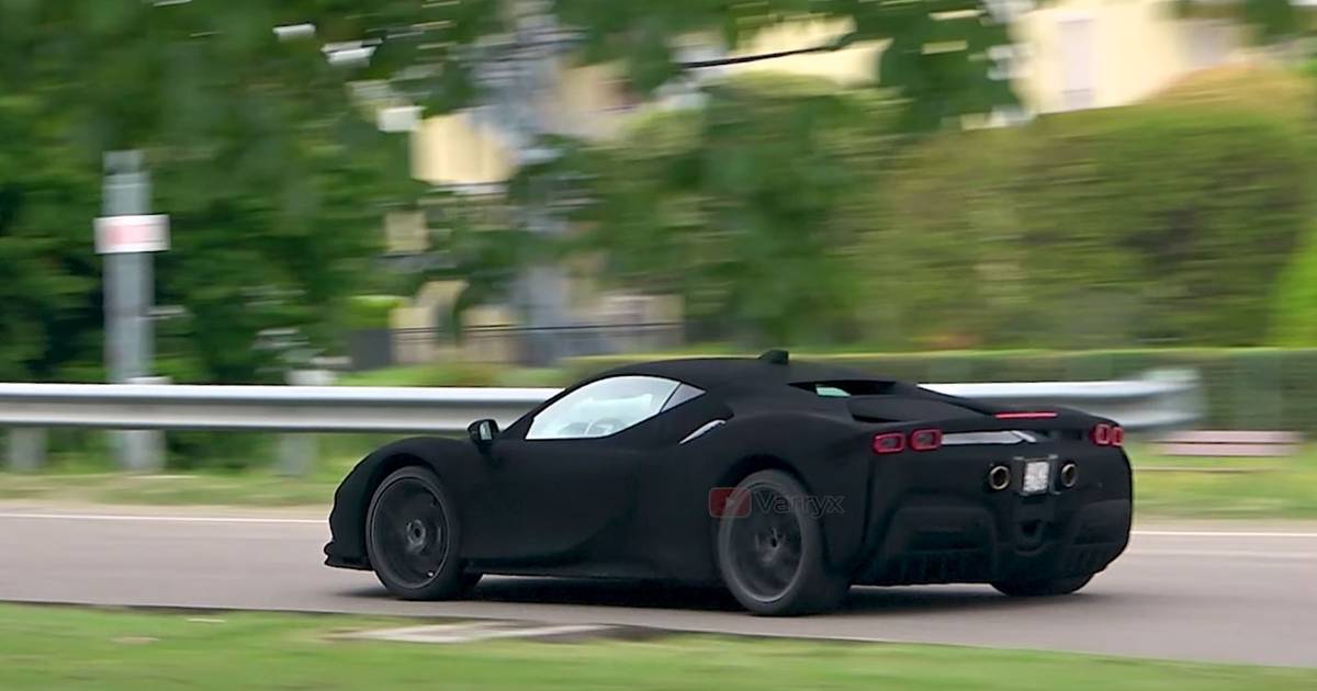 overschot pijp elektrode Ferrari gebruikt camouflageverf die zo zwart is dat al het licht wordt  geabsorbeerd | Auto | AD.nl