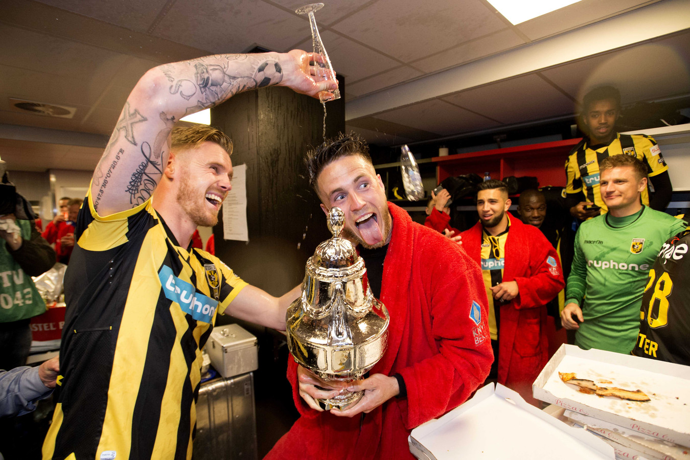 Herhaald patroon koppel Bekerwinst Vitesse in beeld met de mooiste foto's | Foto | gelderlander.nl