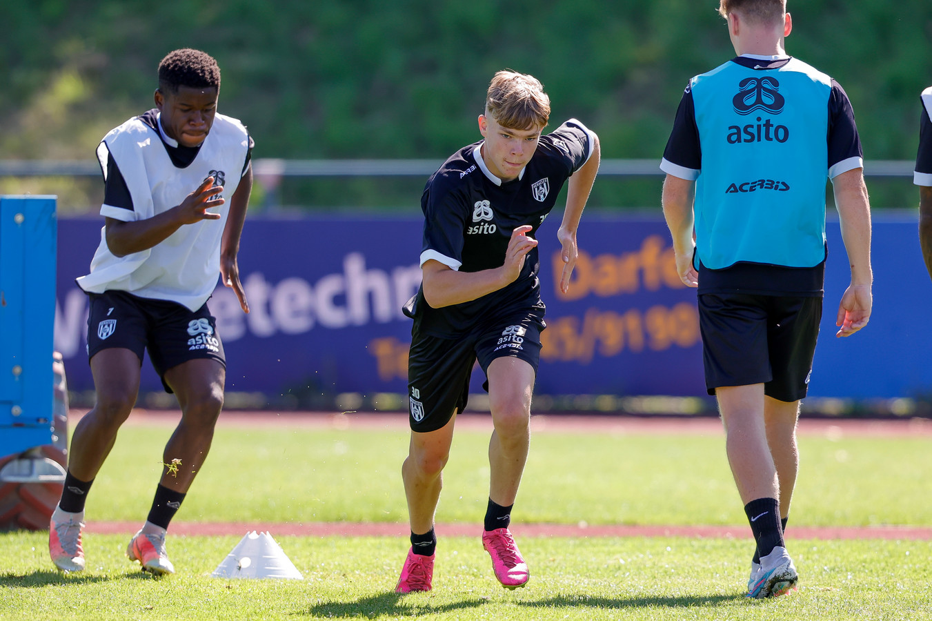 Almelose Diego van Oorschot (17) speelde twee minuten voor Heracles