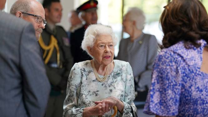 Queen Elizabeth samen met haar dochter prinses Anne nog eens in het openbaar verschenen