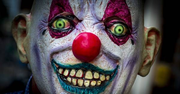 Horrorclown jaagt meiden schrik aan in Heikant | Zeeland - BN DeStem