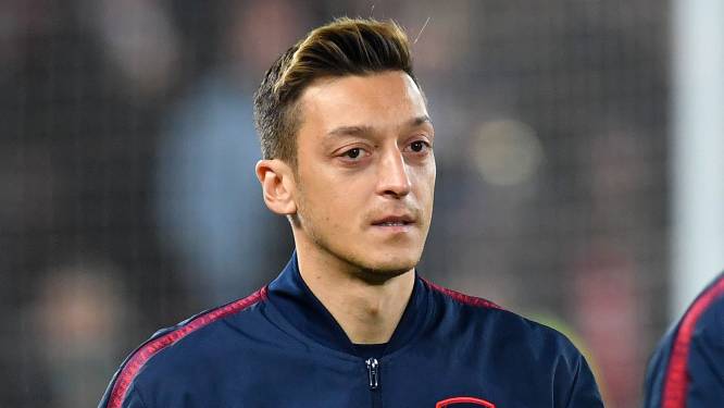 Voormalig wereldkampioen Mesut Özil (34) stopt: ‘Ik zal blijven posten op sociale media’