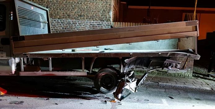 Sint-Lievens-Houtem: Bij het ongeval raakte een jonge vrouw gewond.