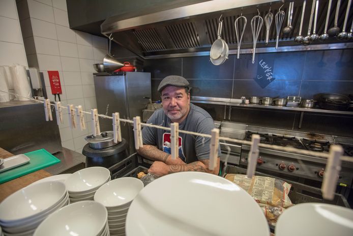 Danny Muller opent budgetrestaurant 'Papa kookt' in Valkenswaard.