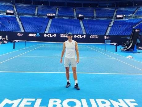 “Ne le dites à personne... Je suis là”: Rafael Nadal est arrivé à Melbourne