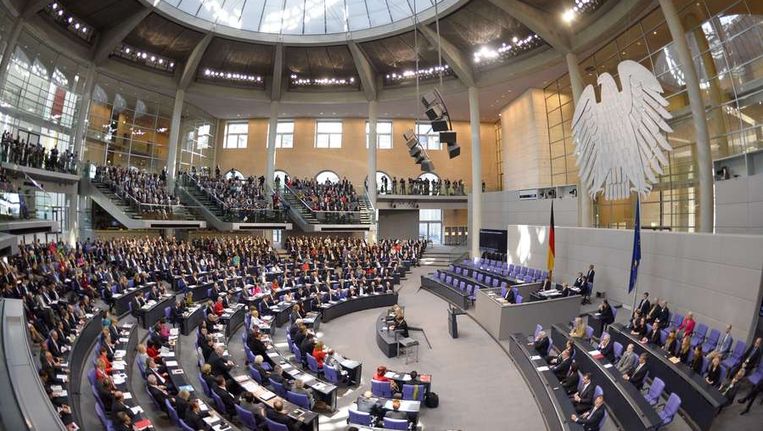 De Duitse Bondsdag in nieuwe samenstelling voor het eerst bijeen sinds de verkiezingen. Beeld ANP