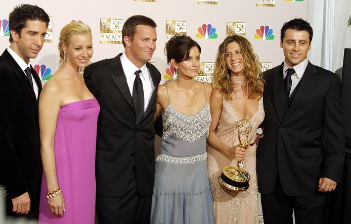 De cast van 'Friends' op de Emmy Awards in 2002. De show won toen een Emmy voor 'Outstanding Comedy Series'.