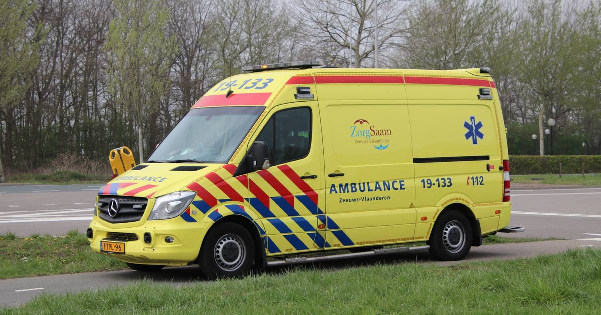 Scooterrijder raakt gewond bij botsing Terneuzen.