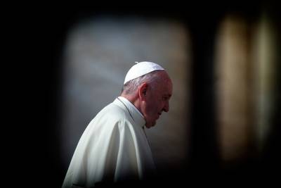 Paus Franciscus duidt verklaringen over homoseksualiteit