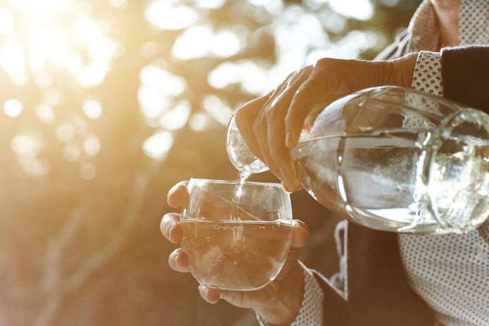 De Redenen Waarom Je Dorst Kunt Hebben In Het Midden Van De Nacht Nina Hln Be