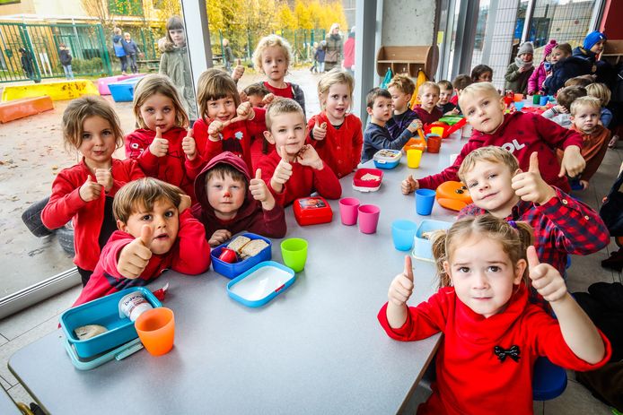 Beernem rode neuzendag in vbs de zonnebloem