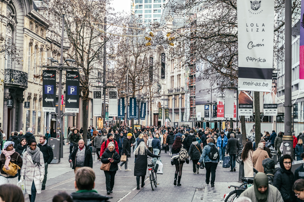 Op de Meir missen ze de Nederlanders ‘Of de solden een succes worden