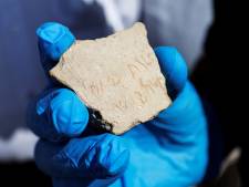 Foutje van archeologen: ‘eeuwenoude’ inscriptie op potscherf blijkt recent aangebracht