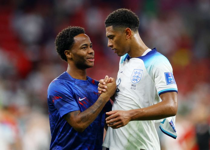 Raheem Sterling afgelopen week met Jude Bellingham, de uitblinker bij Engeland tegen Senegal.