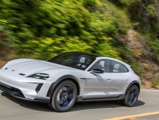 Oorlogsverklaring aan Tesla: Porsche onthult de elektrische Taycan