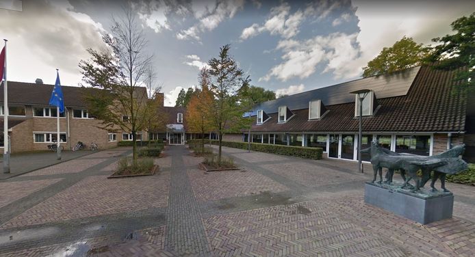 Er komt geen nieuw gemeentehuis in West Betuwe. Het college van b en w verbouwt het huidige pand in Geldermalsen liever.