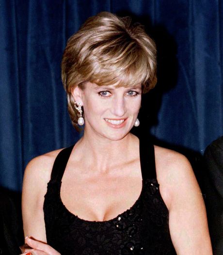 Cett couleur de vernis que Lady Diana adorait, mais qu’Elizabeth II désapprouvait 