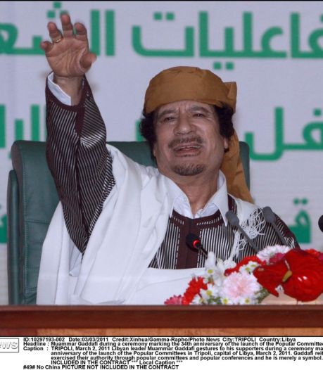 Kadhafi "envisage sérieusement" de quitter Tripoli