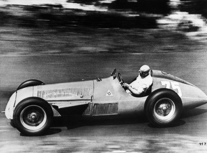 Juan Manuel Fangio in 1951 op de Nürburgring