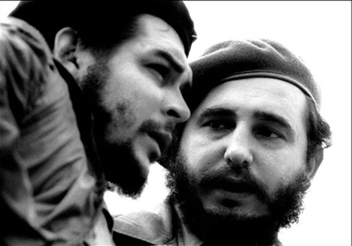 Fidel Castro (rechts) met Che Guevara in de jaren zestig.