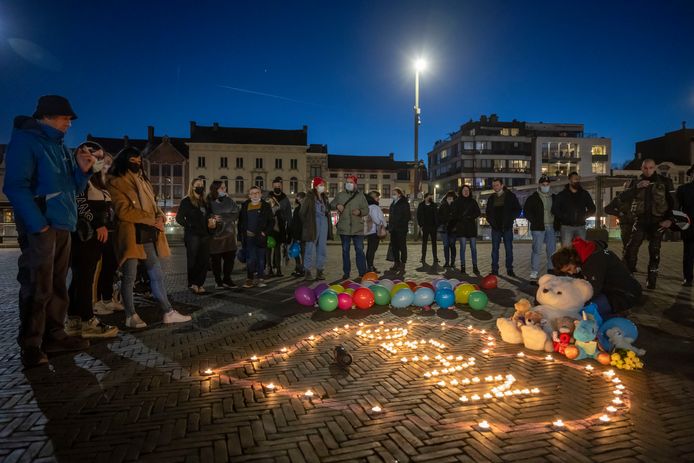 Beeld van een wake voor Dean in Sint-Niklaas.