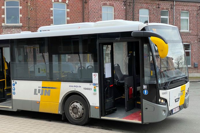 Bully Jonge dame moed De Lijn schrapt versterkingsritten voor bussen 470, 390 en 391 | Retie |  hln.be