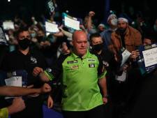 Positief geteste Michael van Gerwen spreekt van grootste nachtmerrie: ‘Het is zo lek als een mandje’