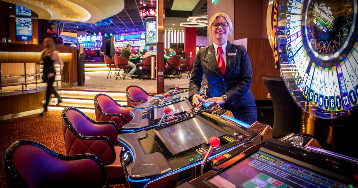 Vrienden Winnen 1,3 Miljoen Bij Holland Casino Eindhoven En Delen De Buit,  Maar Óók Met De Fiscus | Eindhoven | Ed.Nl