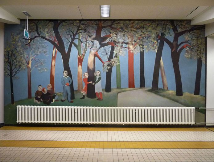 De muurschildering ‘Spelende kinderen in het bos’ van Dolf Henkes werd al eerder gered uit het Dijkzigt.