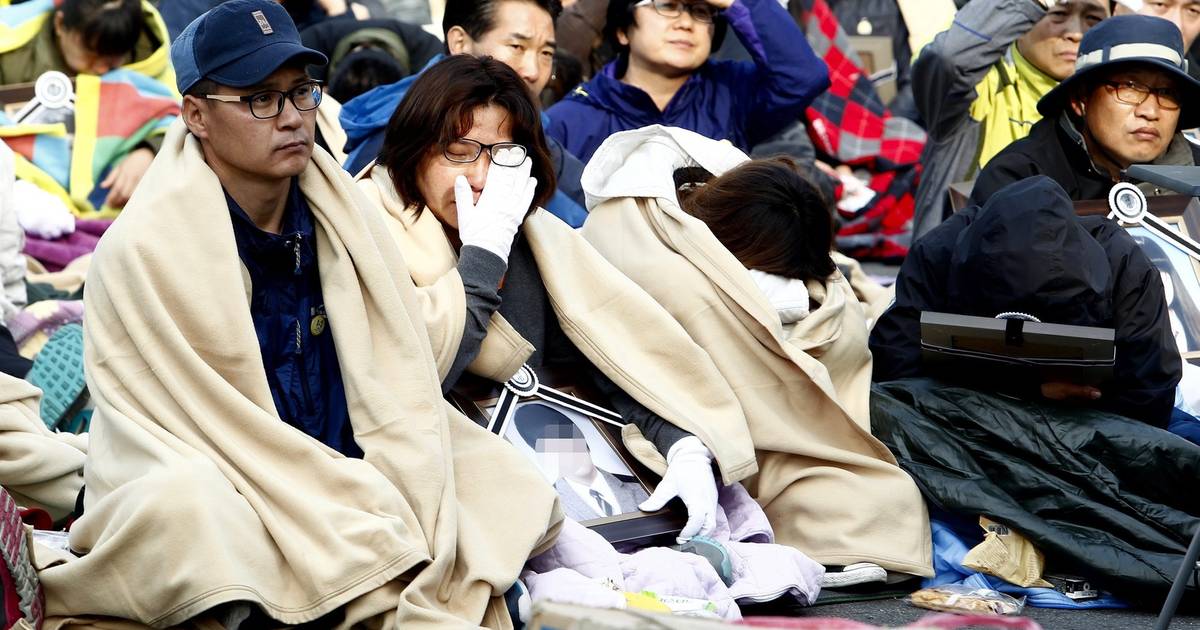 Zoekgebied slachtoffers ramp ZuidKoreaanse veerboot uitgebreid