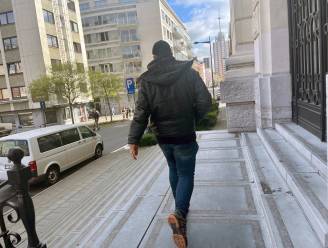 Tot zeven jaar cel voor gijzelen en urenlang folteren onschuldig slachtoffer in appartement: “Ze zien er de ernst niet van in”