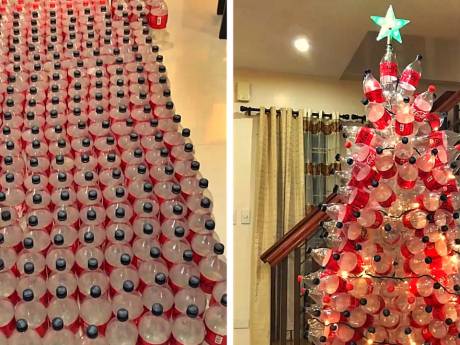 Il fabrique un sapin de Noël en bouteilles de Coca-Cola recyclées