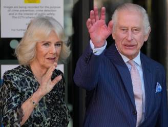 “Ik heb geprobeerd om hem tegen te houden”: Camilla geeft update over koning Charles nu die terug aan het werk is