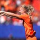 Voetbalvrouwen scoren steeds meer naast het veld
