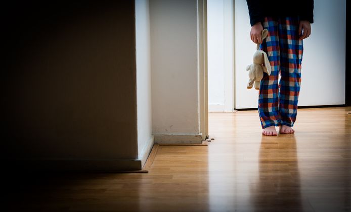 Kinderen van ouders die in een vechtscheiding liggen, dreigen de dupe te worden van de coronacrisis.