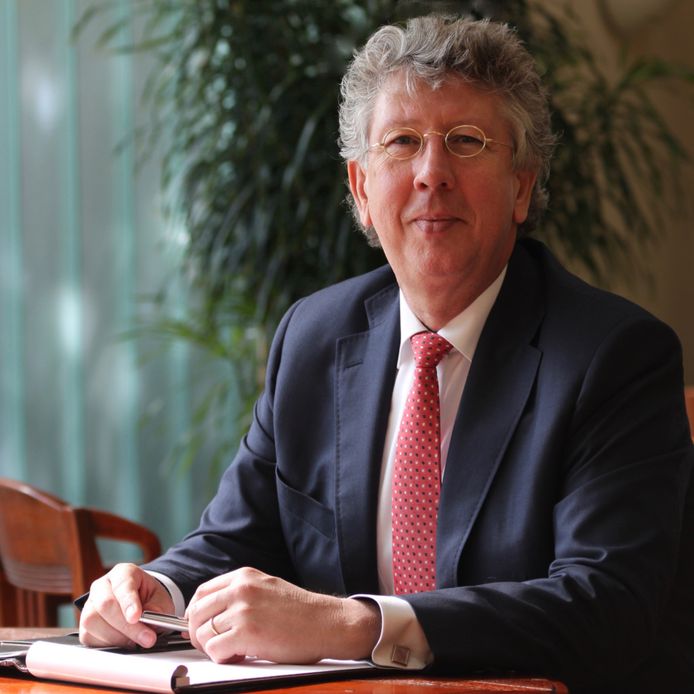 Bekende Maassluise begrafenisondernemer Arno de Winter (60