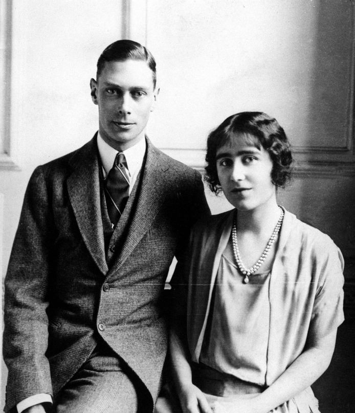 George VI en Elizabeth Bowes-Lyon op de dag van hun verloving op 18 januari 1923.