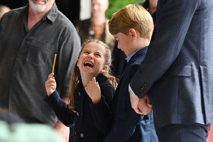 Apparentemente la principessa Charlotte trascorre il tempo della sua vita visitando il castello di Cardiff in Galles.