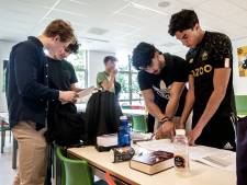 De examens zijn voorbij: ‘Ik was vorig jaar al in Lloret de Mar, dat hoeft niet nog een keer voor mij’